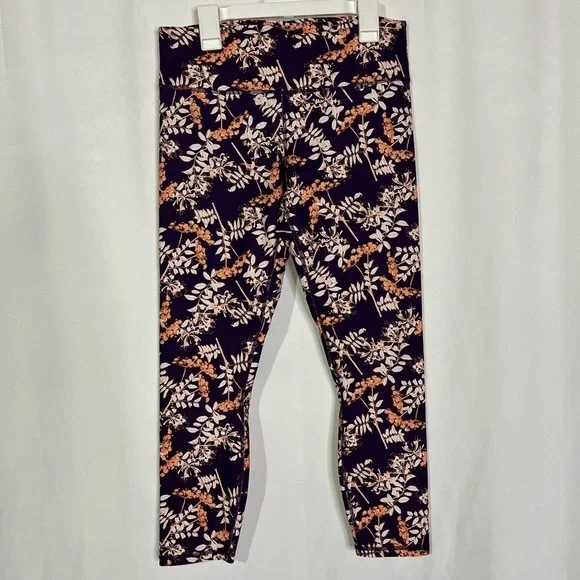 Fabletics Powerhold Mid-Rise Capri Leggings Size Small - Picture 2 of 9